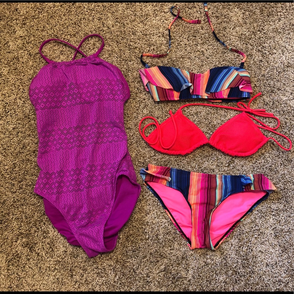Like New Swimsuit bundle - Small